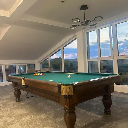 Aleksandar Θέρετρο *