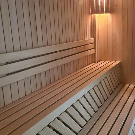 Aleksandar Θέρετρο *