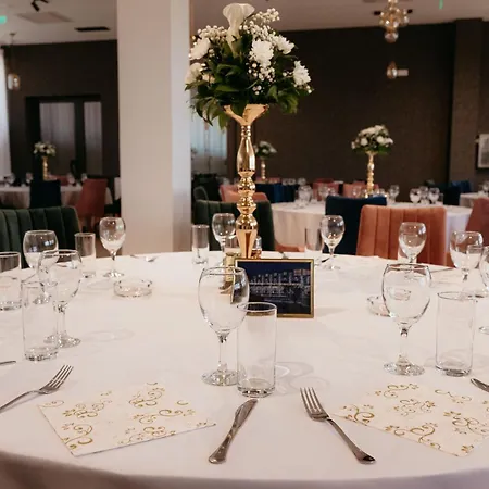 Aleksandar Θέρετρο *